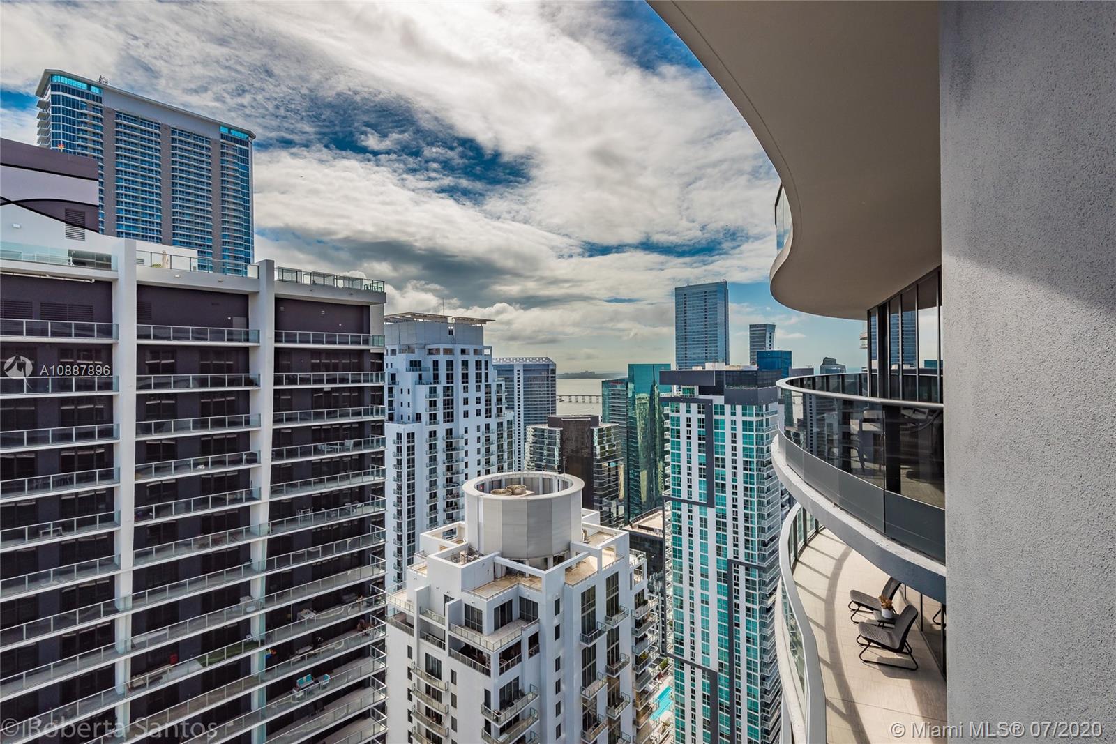 Miami, FL 33131,1000 Brickell Plaza #4815