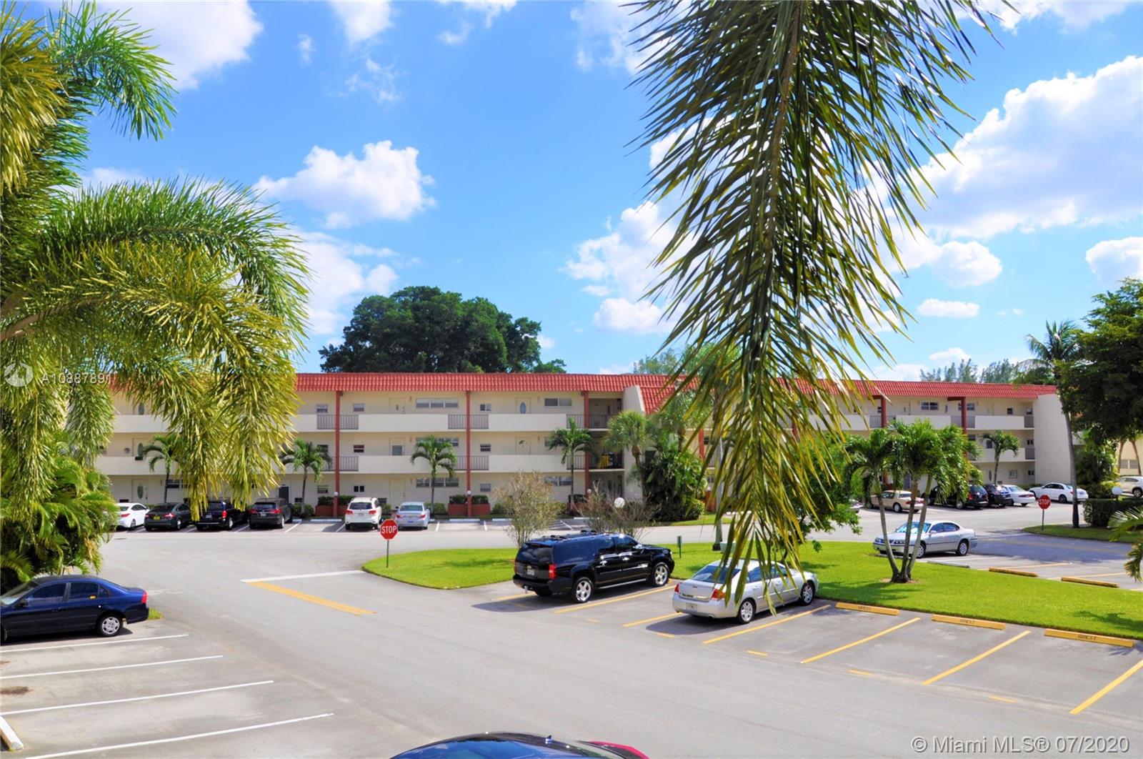 9411 N Hollybrook Lake Dr #205, Pembroke Pines, FL 33025