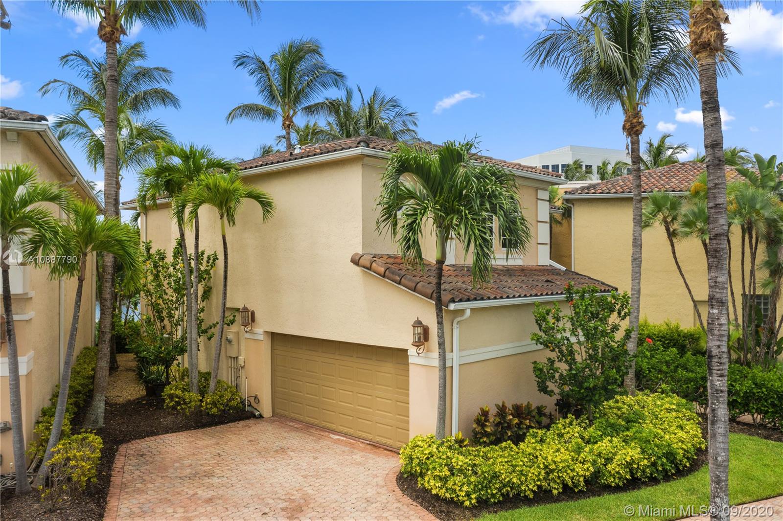 Aventura, FL 33180,3016 NE 210th St