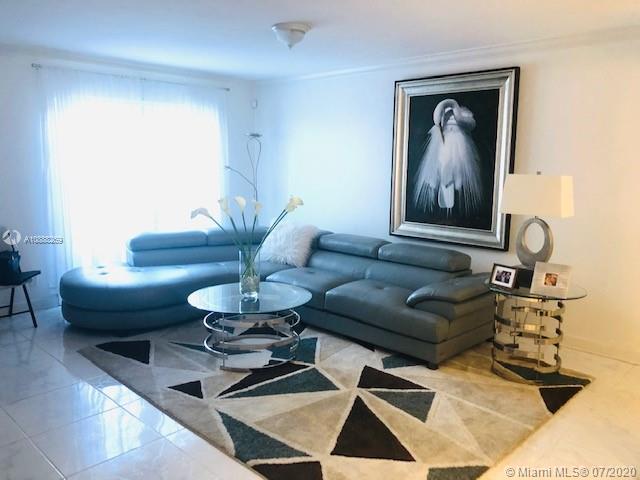 Hallandale Beach, FL 33009,2204 NE 7th St #3