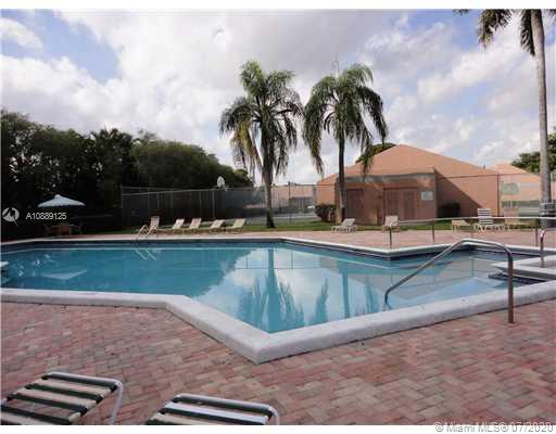 Pembroke Pines, FL 33026,990 Windward Dr #990