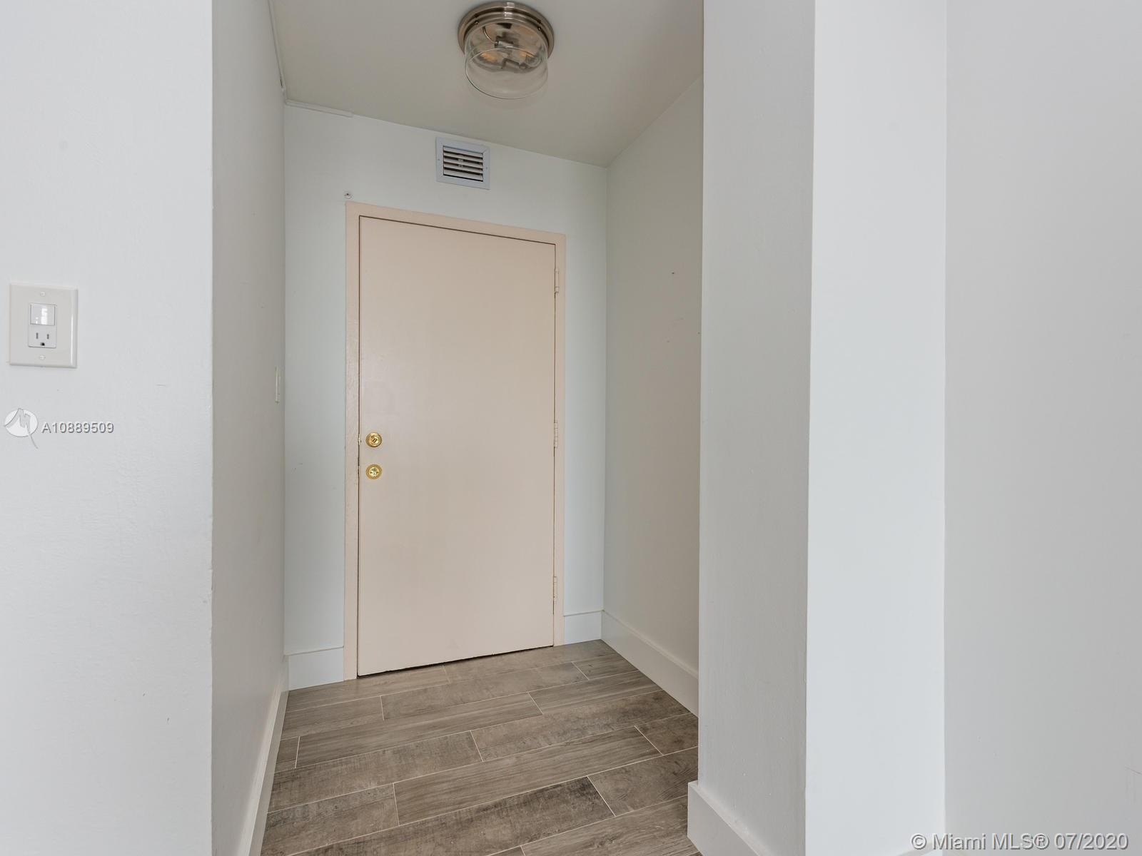 Miami Beach, FL 33141,6900 Bay Dr #8K