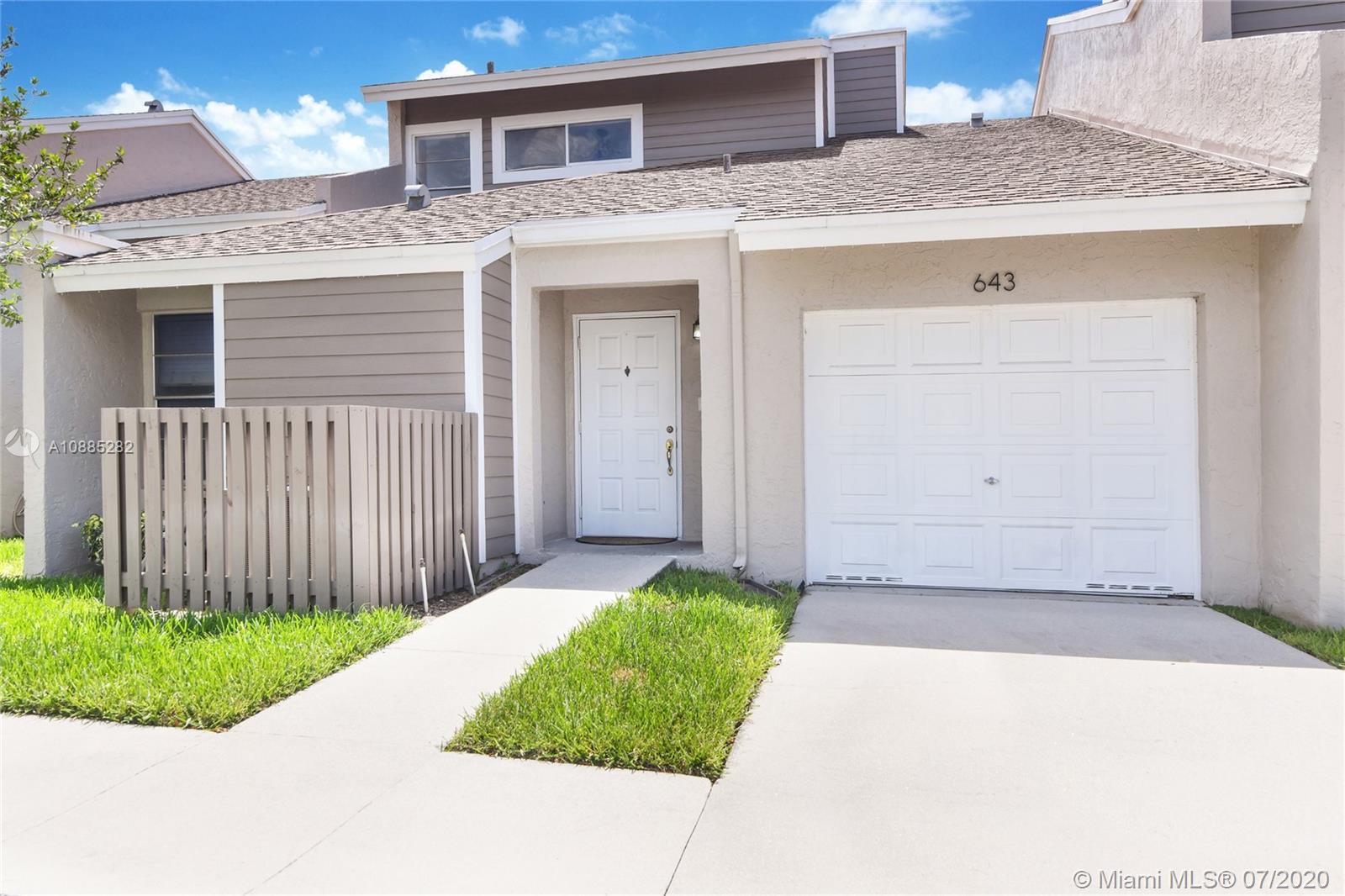 643 Woodgate Ln #D, FL 33326