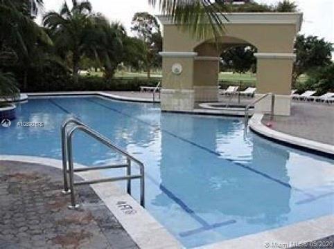 19501 W Country Club Dr #2212, Aventura, FL 33180