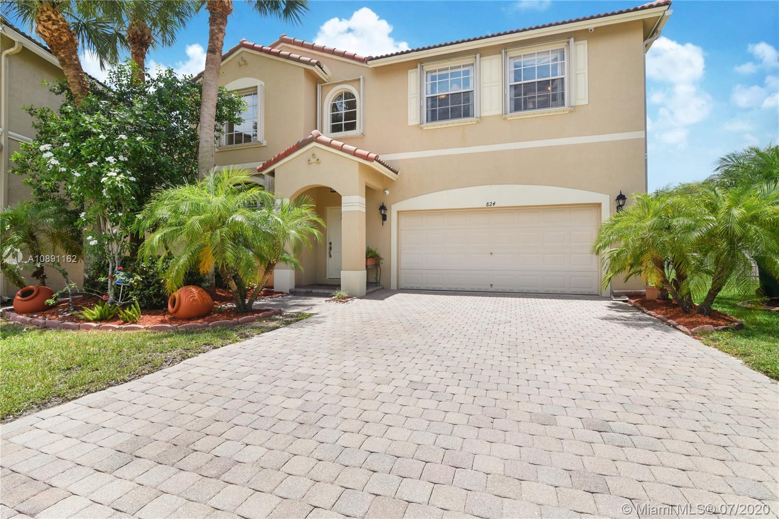 Coral Springs, FL 33071,824 NW 126th Dr