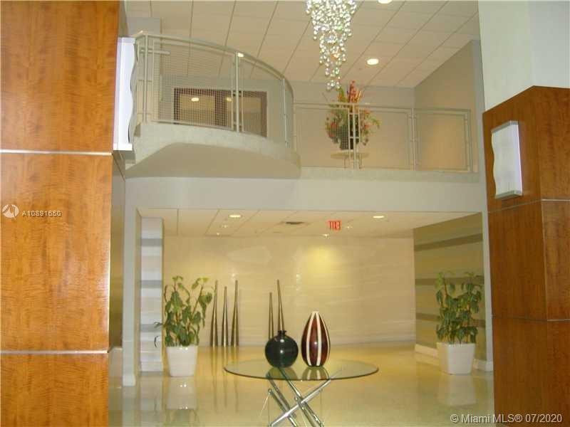 Hollywood, FL 33019,3000 S Ocean Dr #1218