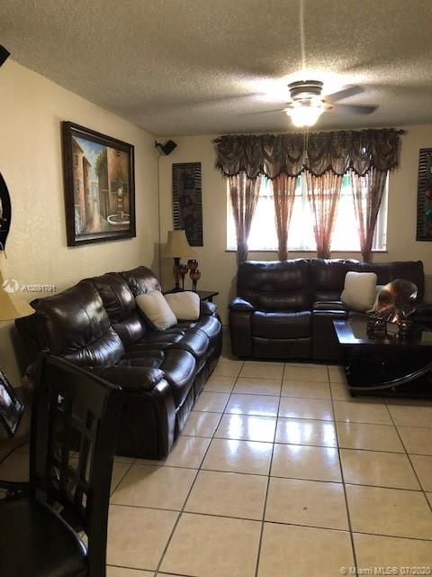 606 W 81st St #130, Hialeah, FL 33014