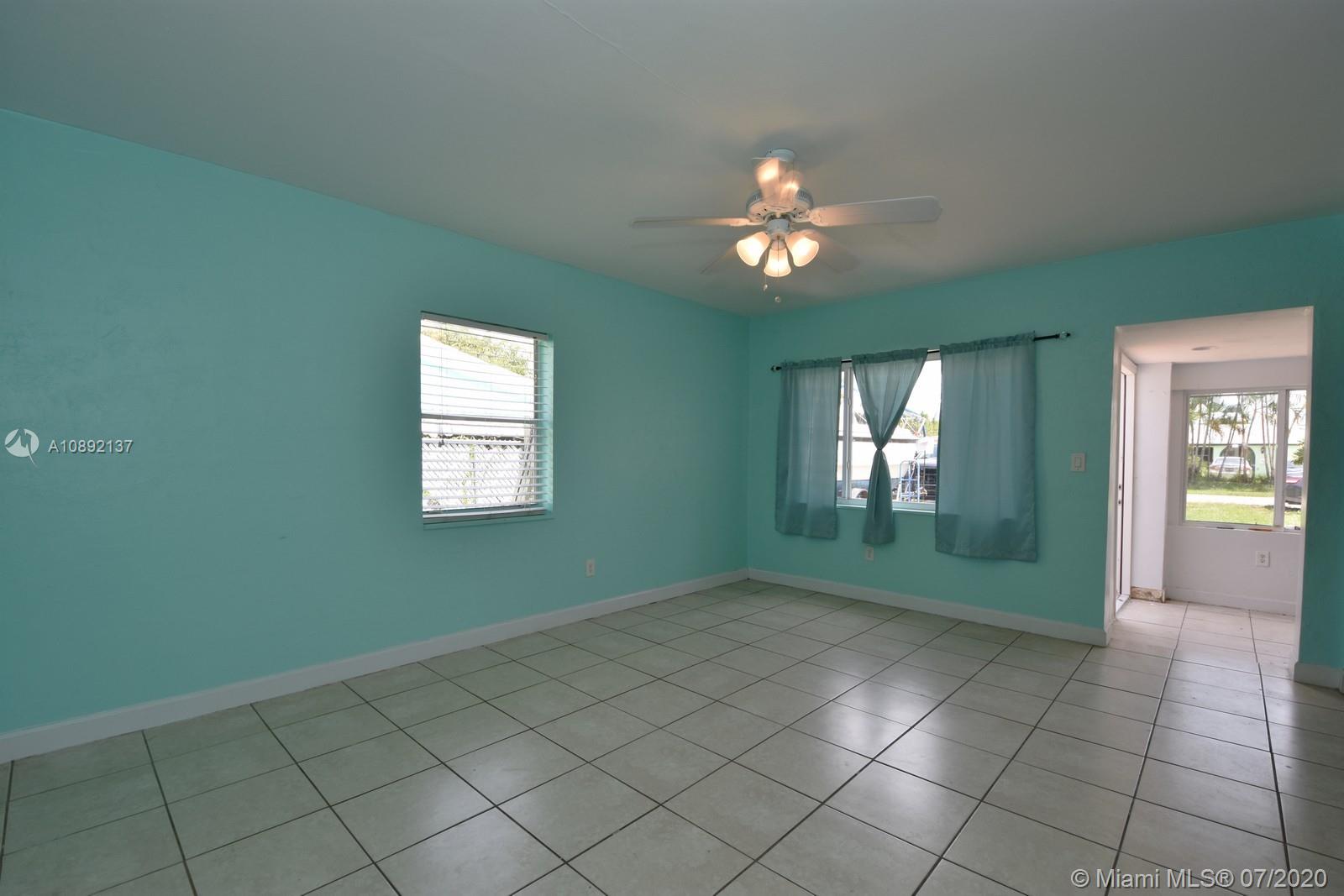 North Miami Beach, FL 33162,1571 NE 176th St