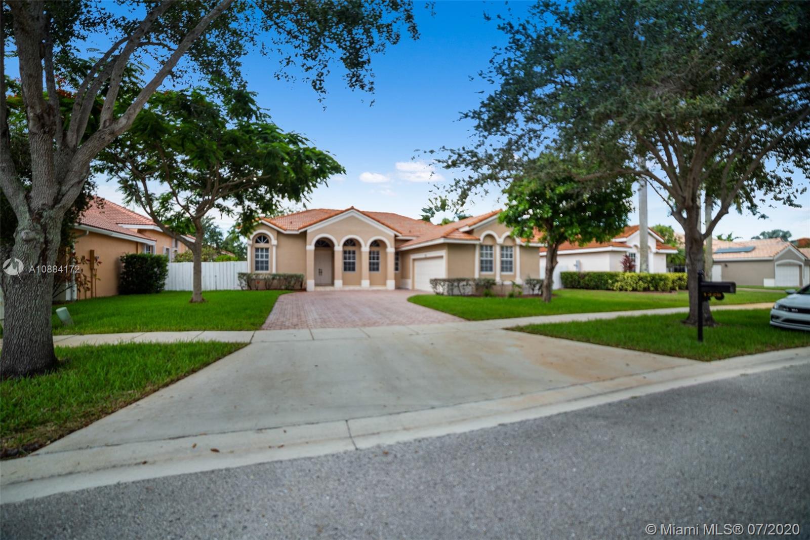 1328 NW 165th Ave, Pembroke Pines, FL 33028