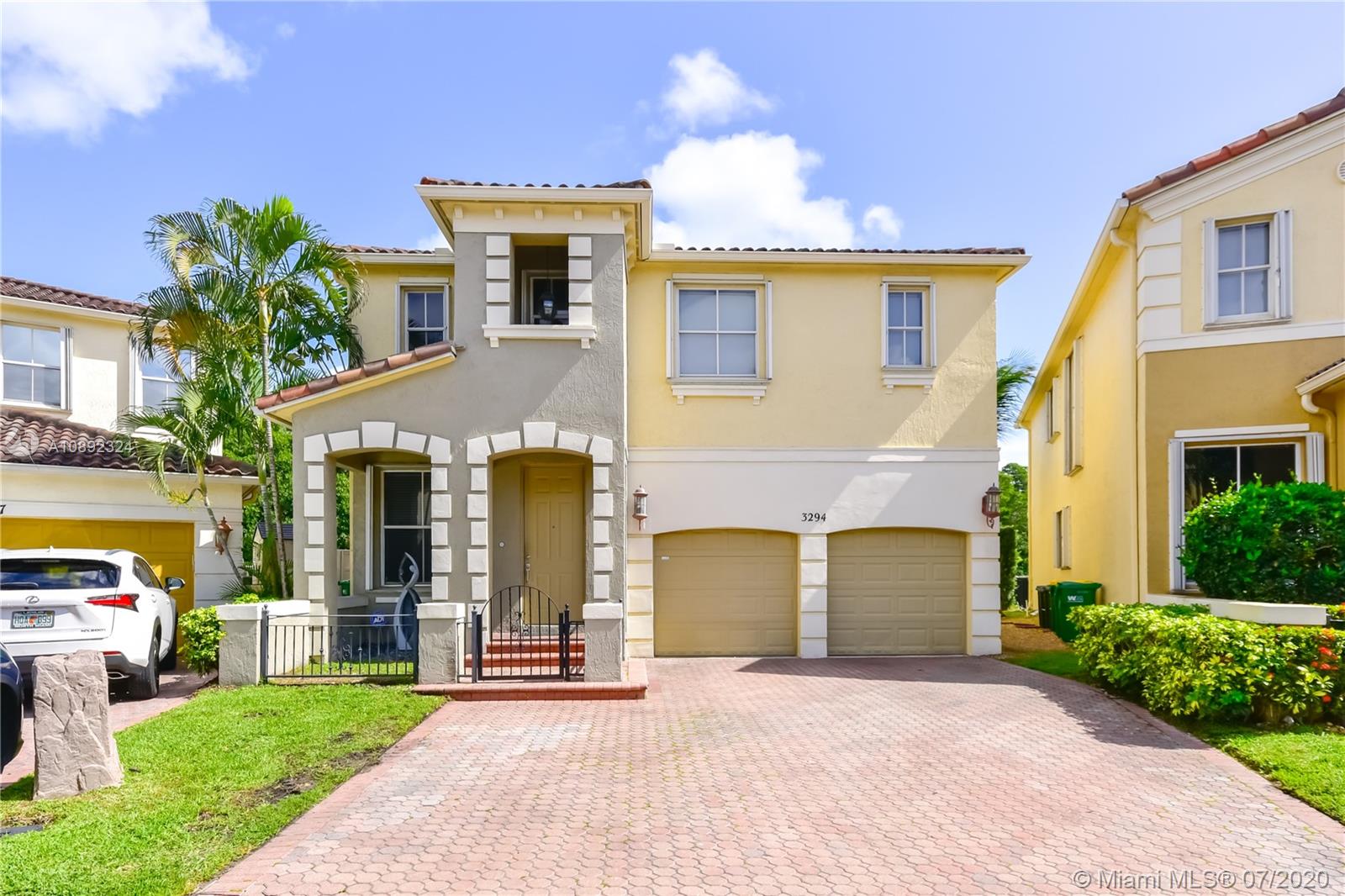 3294 NE 211th Ter, Aventura, FL 33180