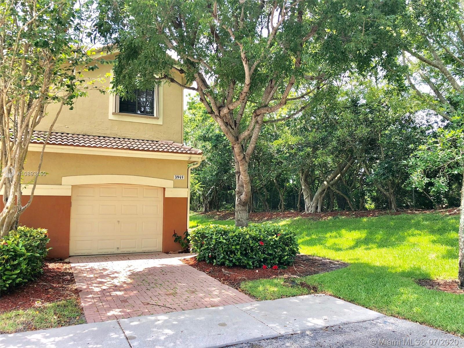 Weston, FL 33332,3945 Orange Tree Ln #3945