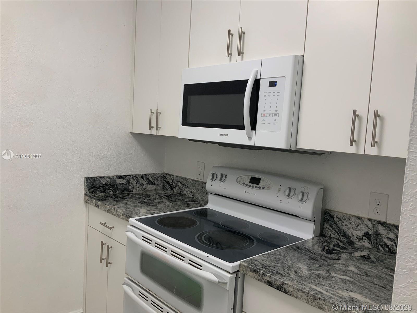 Cutler Bay, FL 33189,8260 SW 210th St #312