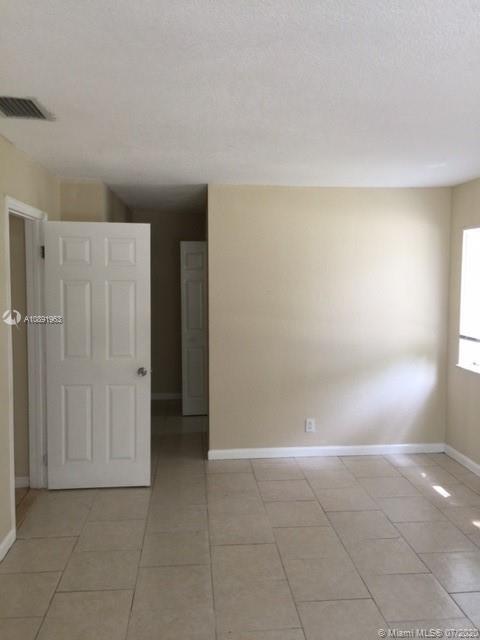 Lauderhill, FL 33313,5907 NW 21st St #76-E