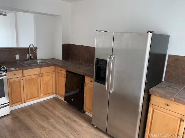Miami, FL 33179,1075 NE Miami Gardens Dr #502