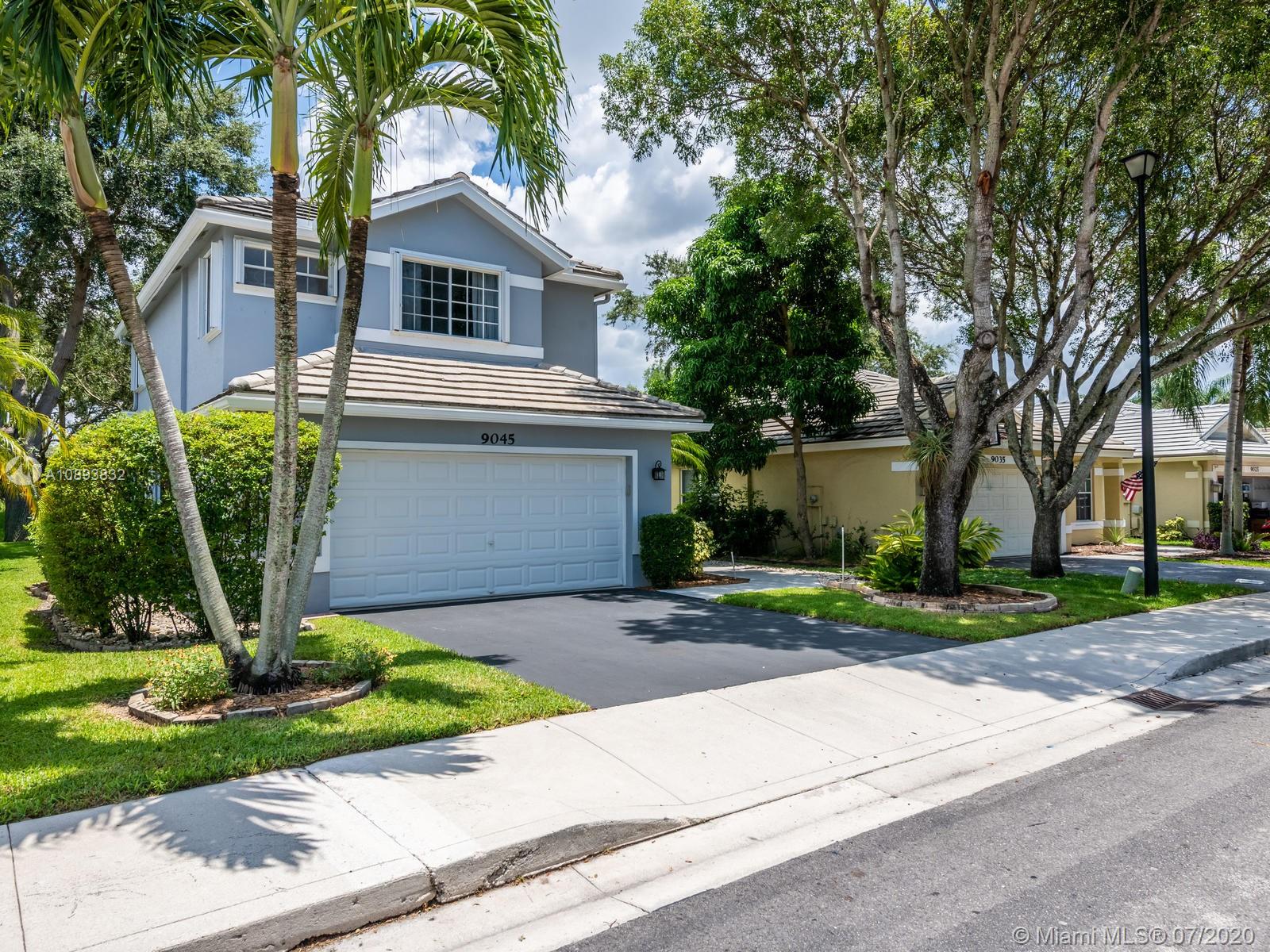 Davie, FL 33328,9045 Lake Park Cir S