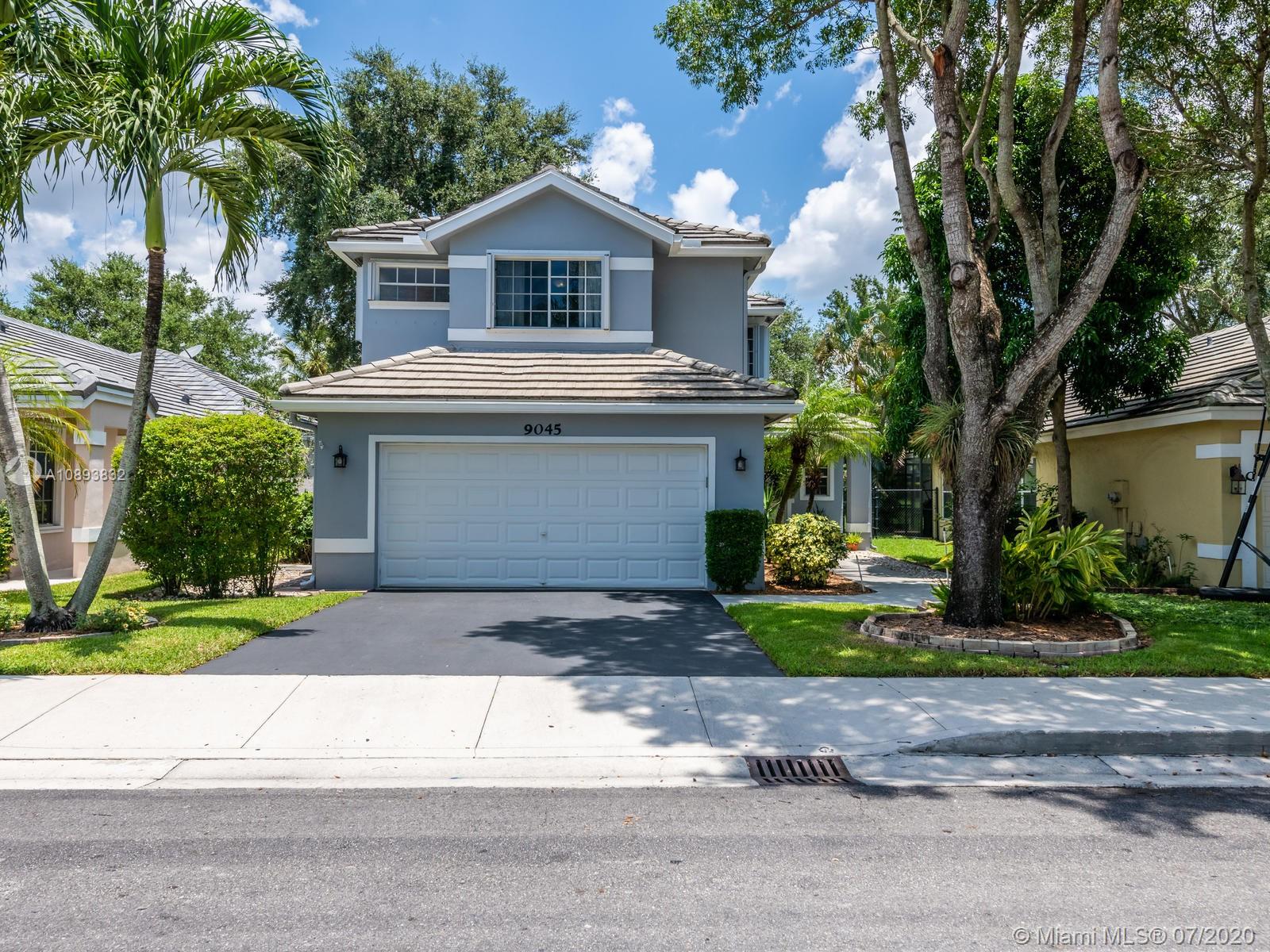 Davie, FL 33328,9045 Lake Park Cir S