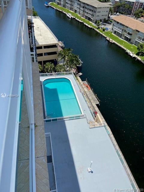 Hallandale Beach, FL 33009,437 Golden Isles Dr #12C