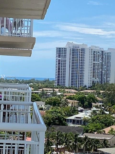 Hallandale Beach, FL 33009,437 Golden Isles Dr #12C