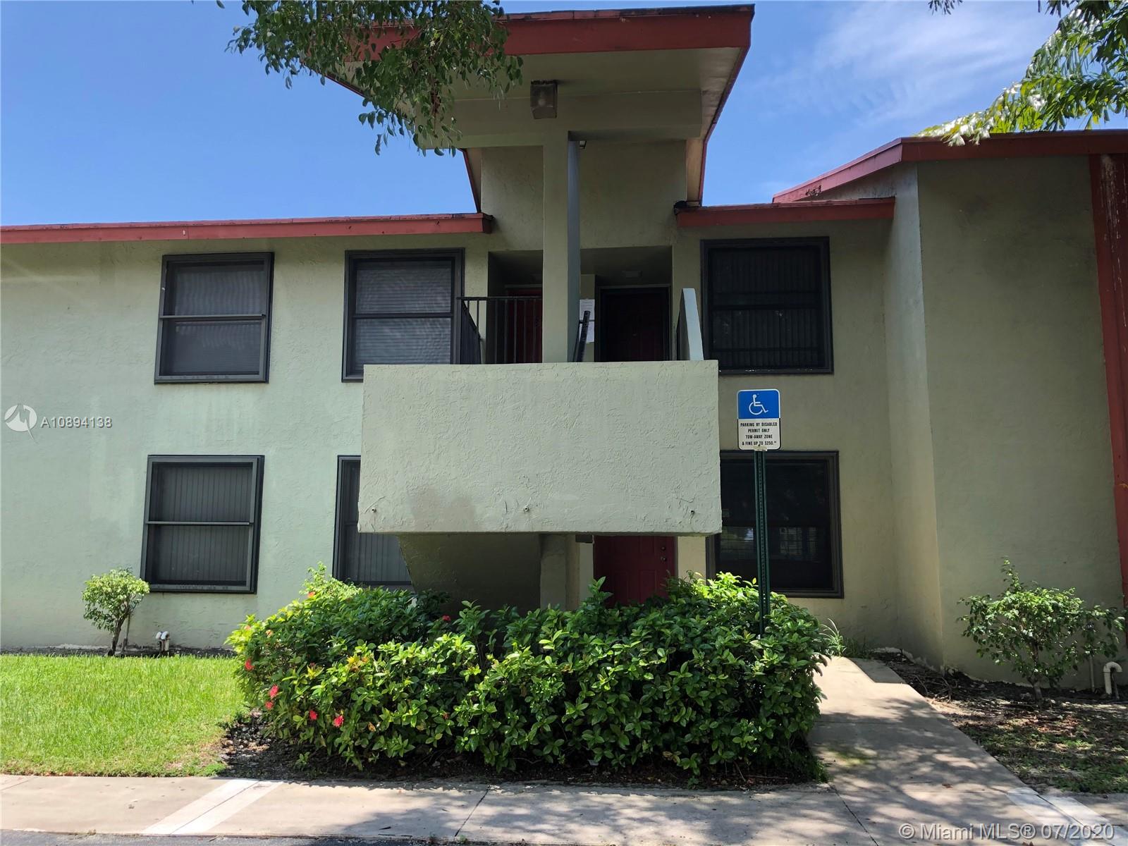 208 Lake Pointe Dr #106, Oakland Park, FL 33309