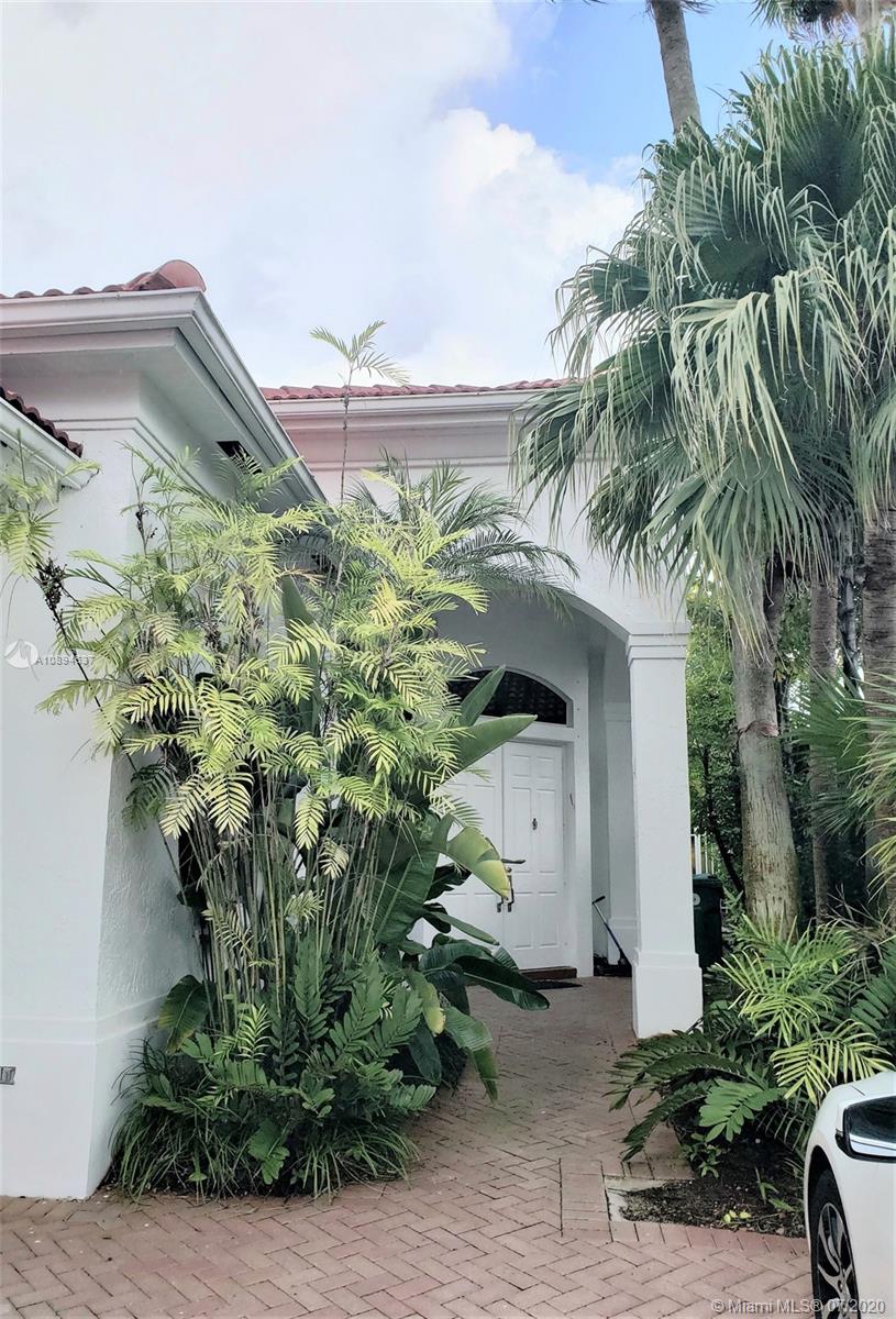 Photo 2 of 1668 Diplomat Dr in Miami - MLS A10894537