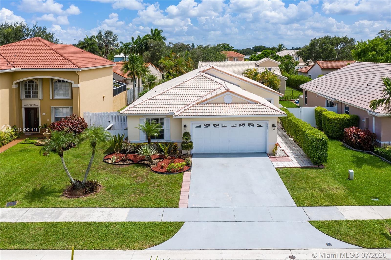 18710 NW 10th St, Pembroke Pines, FL 33029