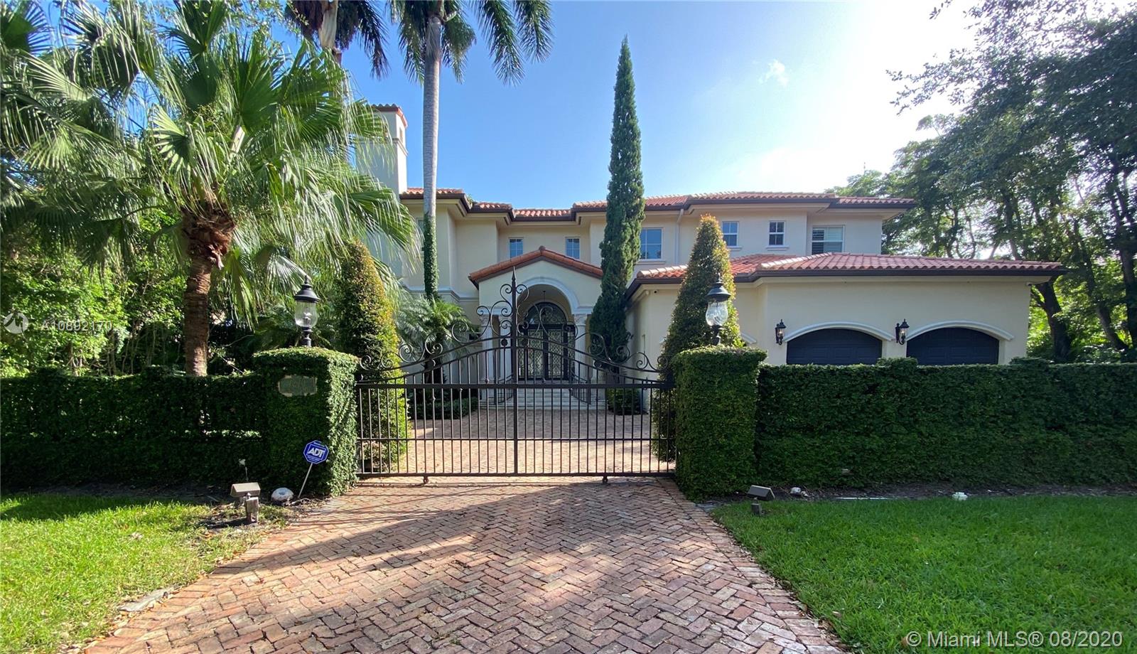 7270 W Lago Dr, Coral Gables, FL 33143