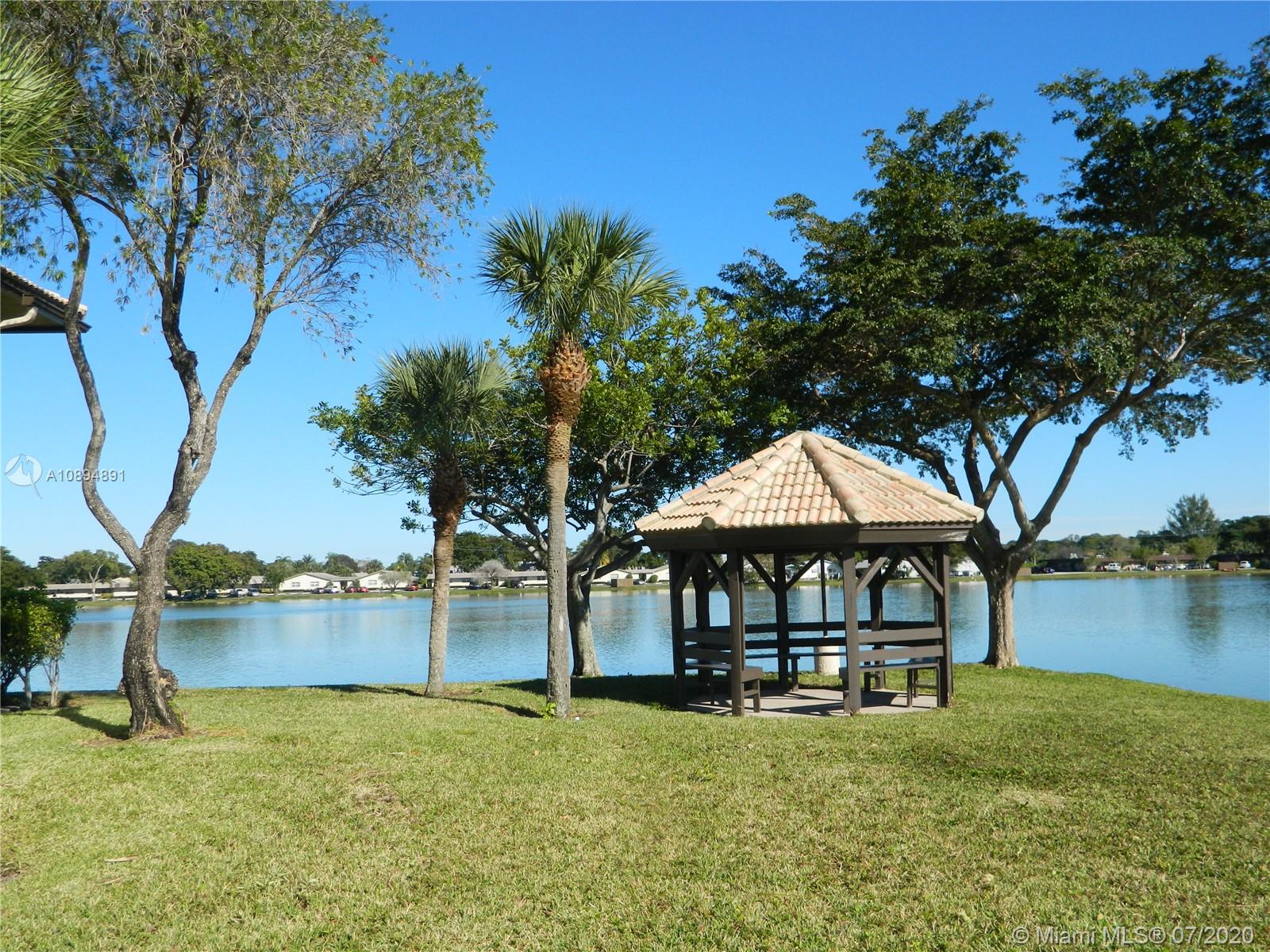 Margate, FL 33063,5511 Lakeside Dr #207