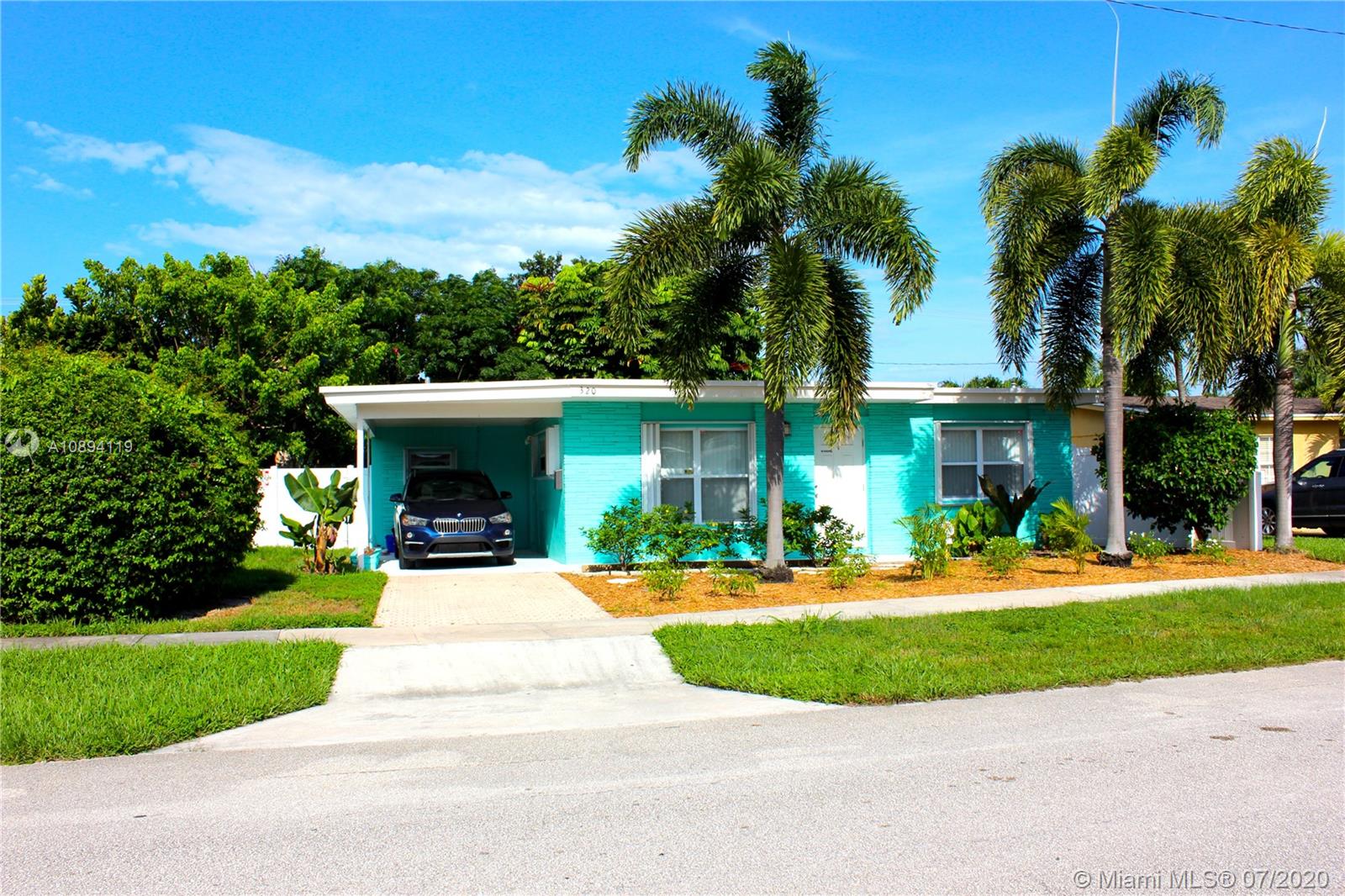 Lantana, FL 33462,320 Pinewood Street