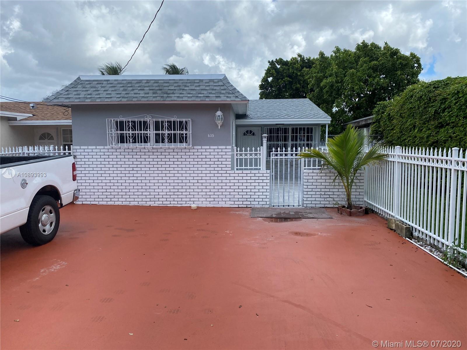 835 W 77th St, Hialeah, FL 33014