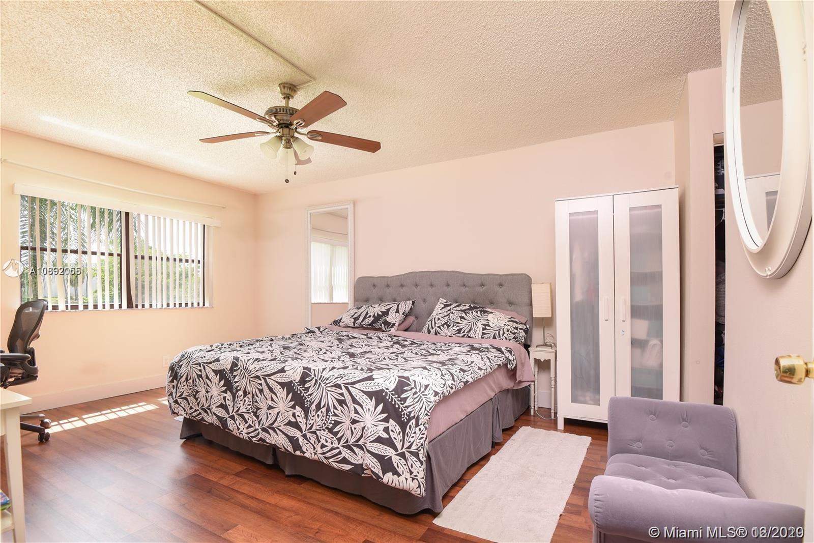 Weston, FL 33326,230 Lakeview Dr #109