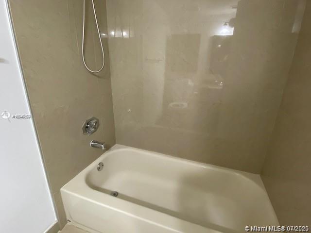 Miramar, FL 33025,3470 Foxcroft Rd #204