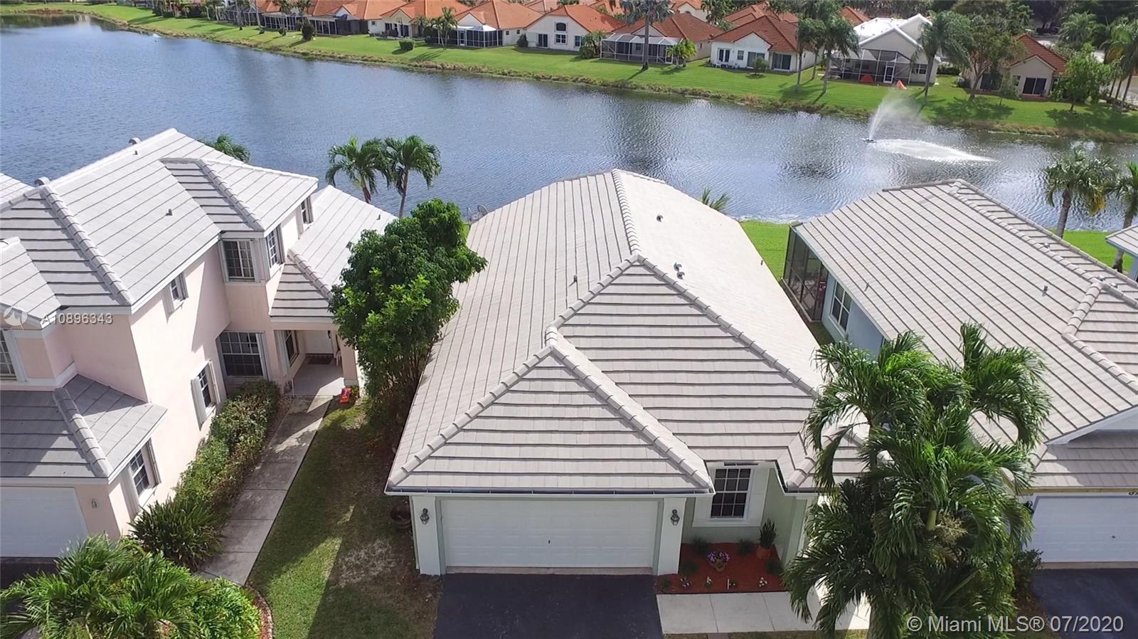 Davie, FL 33328,8930 N Lake Park Cir N