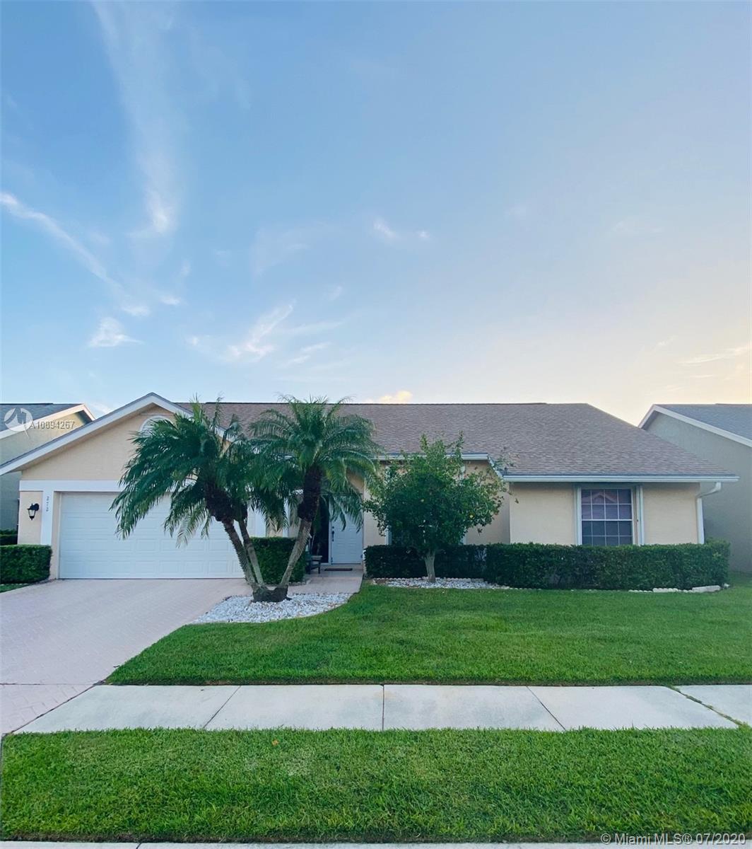 272 W Moccasin Trl W, Jupiter, FL 33458