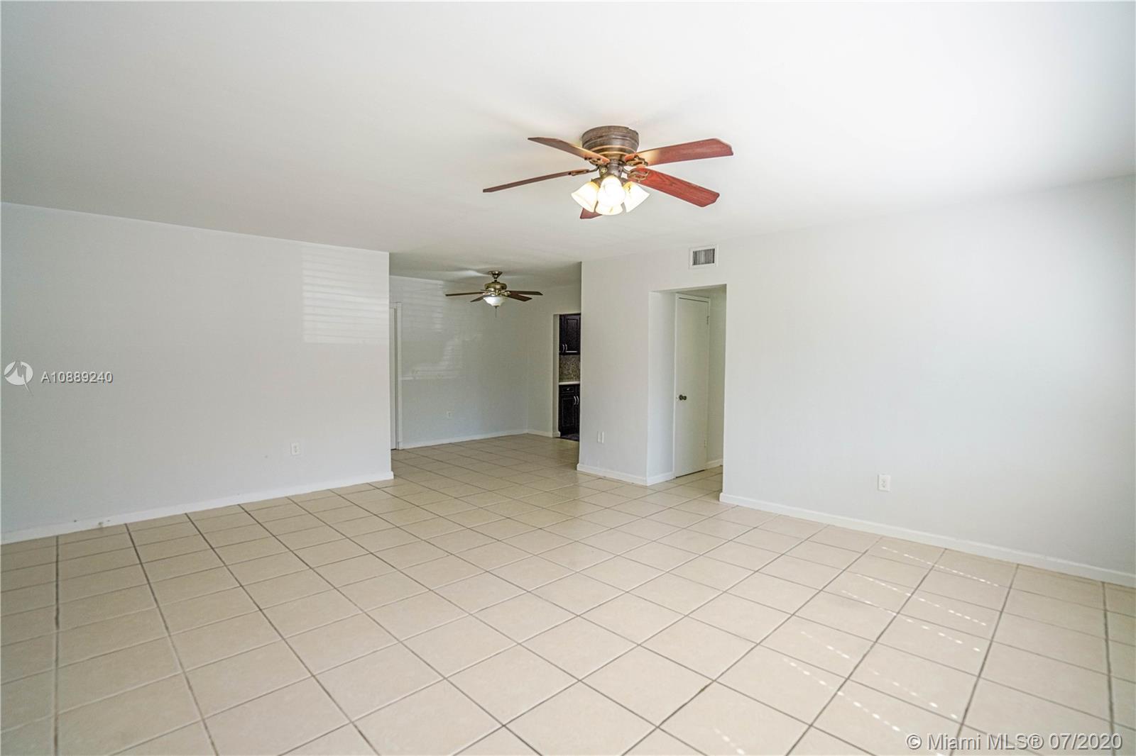 Miami Beach, FL 33141,2250 Bay Dr #1