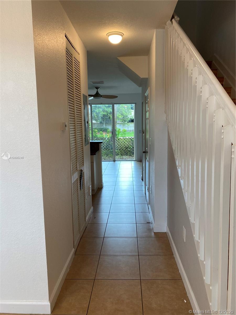 Cutler Bay, FL 33190,9247 SW 227th St #5-2