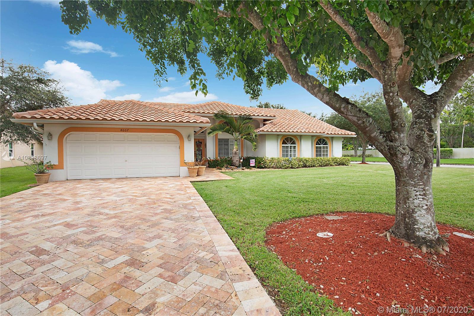 4607 NW 98th Ln, Coral Springs, FL 33076