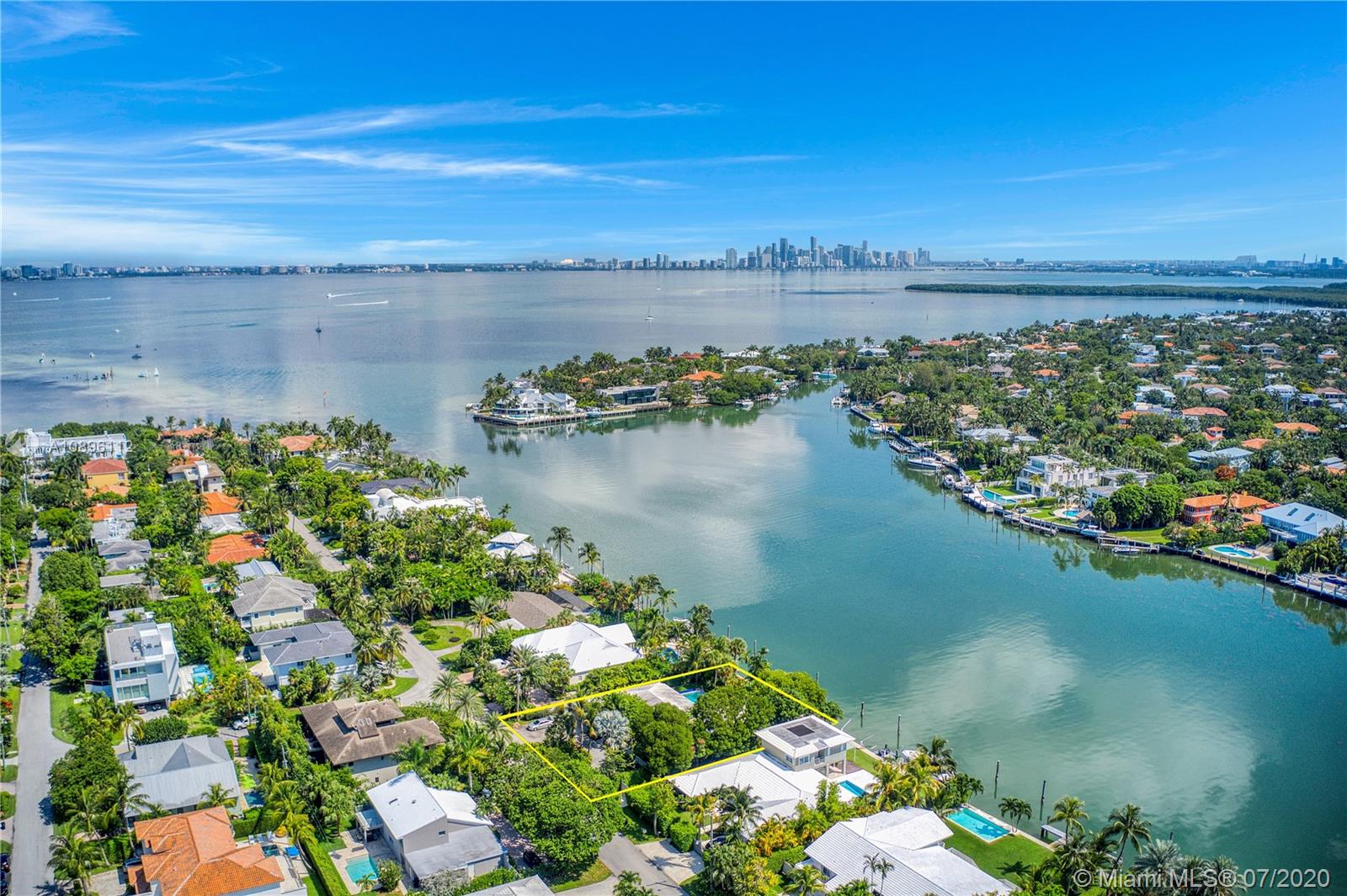 Key Biscayne, FL 33149,611 N Mashta Dr