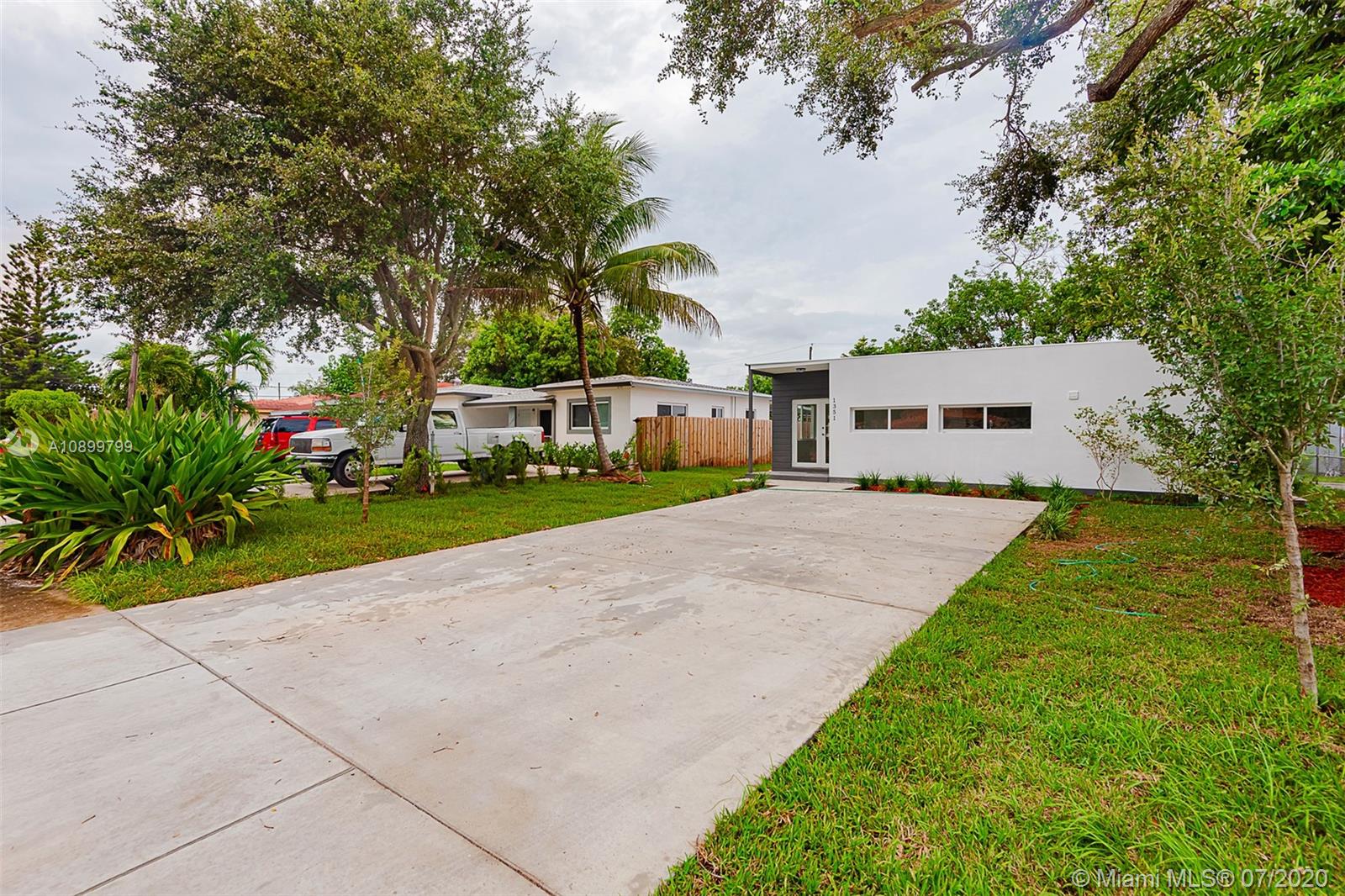 North Miami Beach, FL 33162,1351 NE 158th St