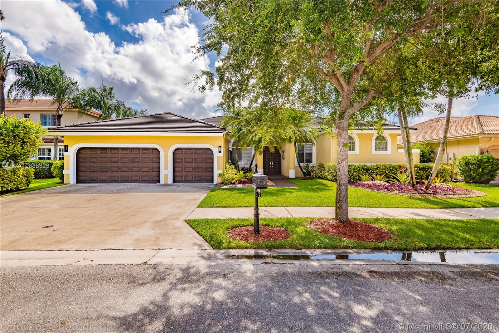 219 landings blvd,  Weston,  FL 33327