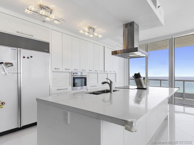 Photo 2 of Continuum South Beach South Apt 1506 in Miami Beach - MLS A10899968