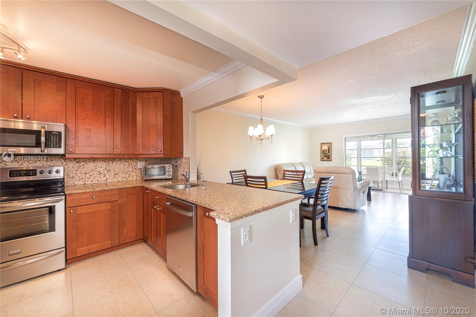 2900 NW 46th Ave #106, Lauderdale Lakes, FL 33313