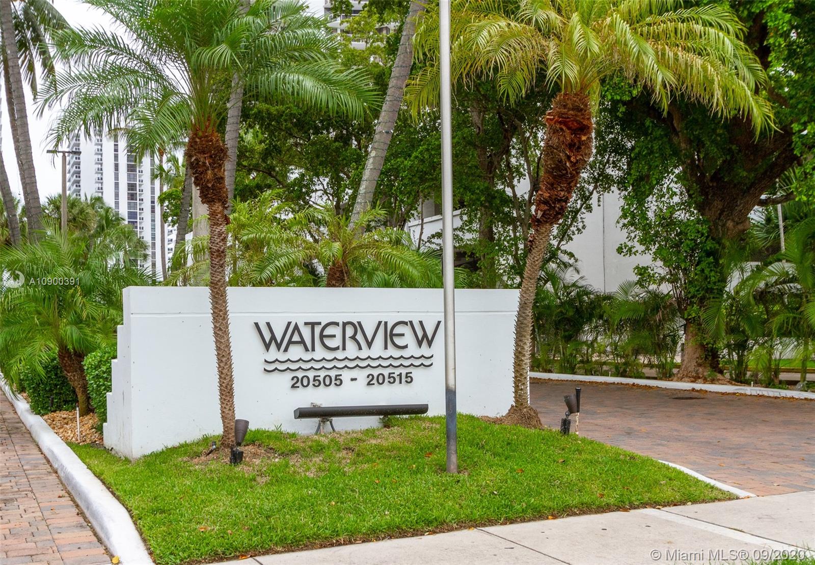 Aventura, FL 33180,20515 E Country Club Dr #345