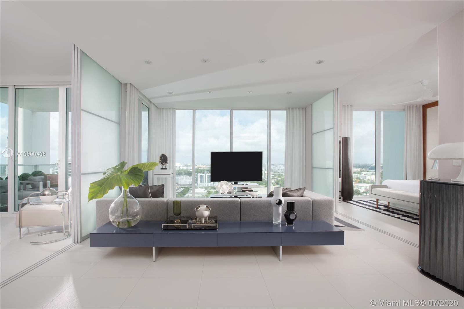 1040 Biscayne Blvd #2307, Miami, FL 33132