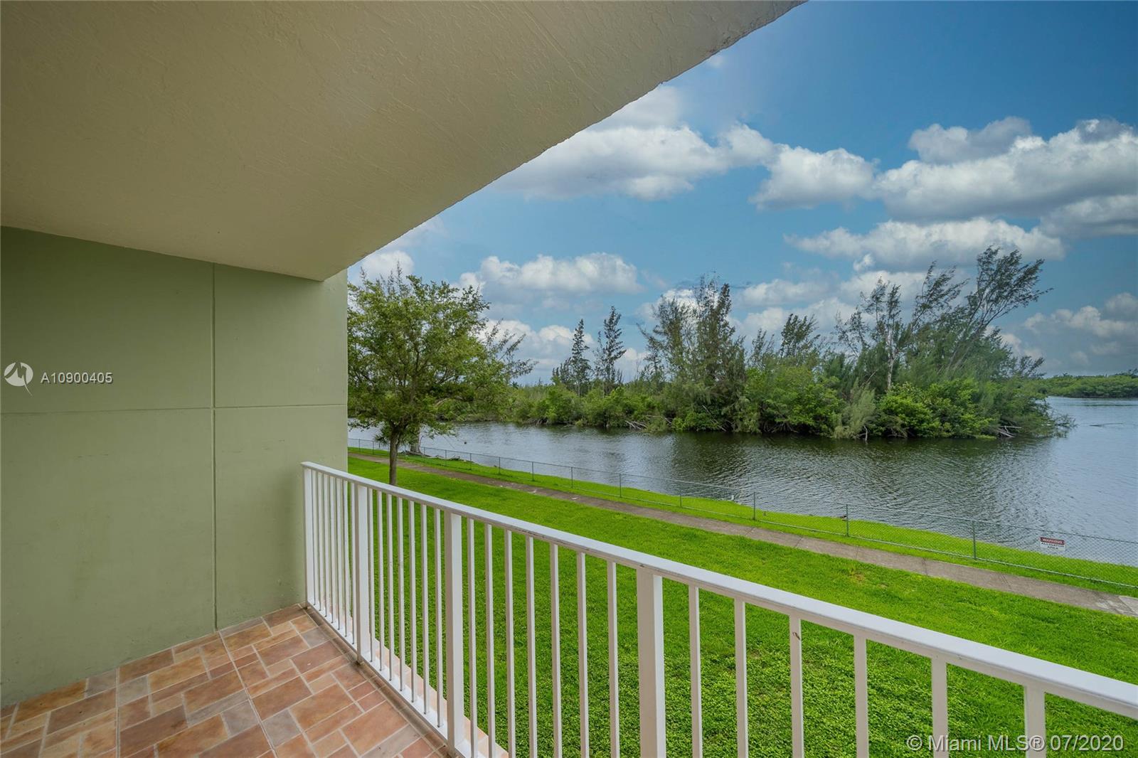 Cutler Bay, FL 33189,8240 SW 210th St #102