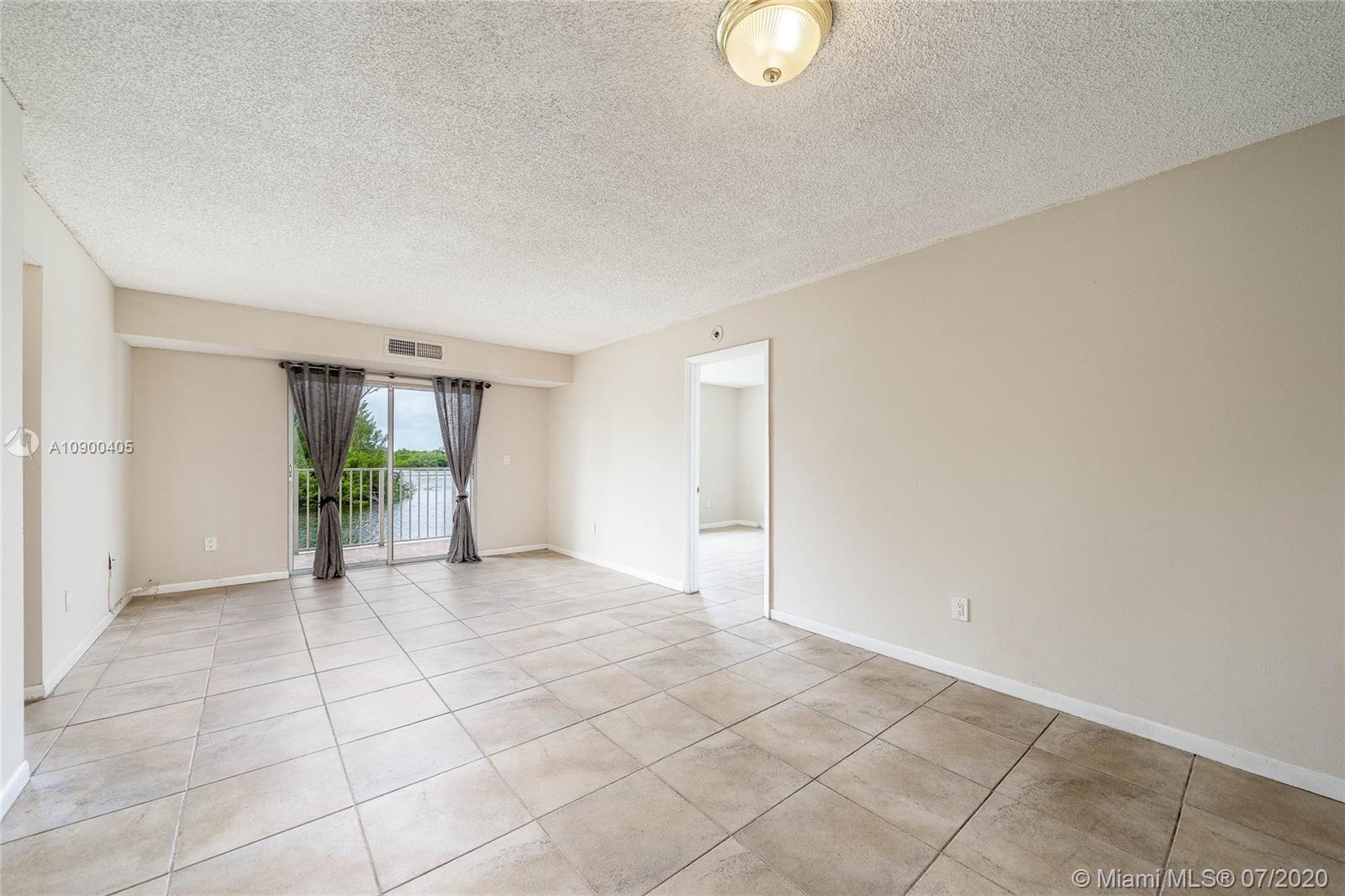 Cutler Bay, FL 33189,8240 SW 210th St #102