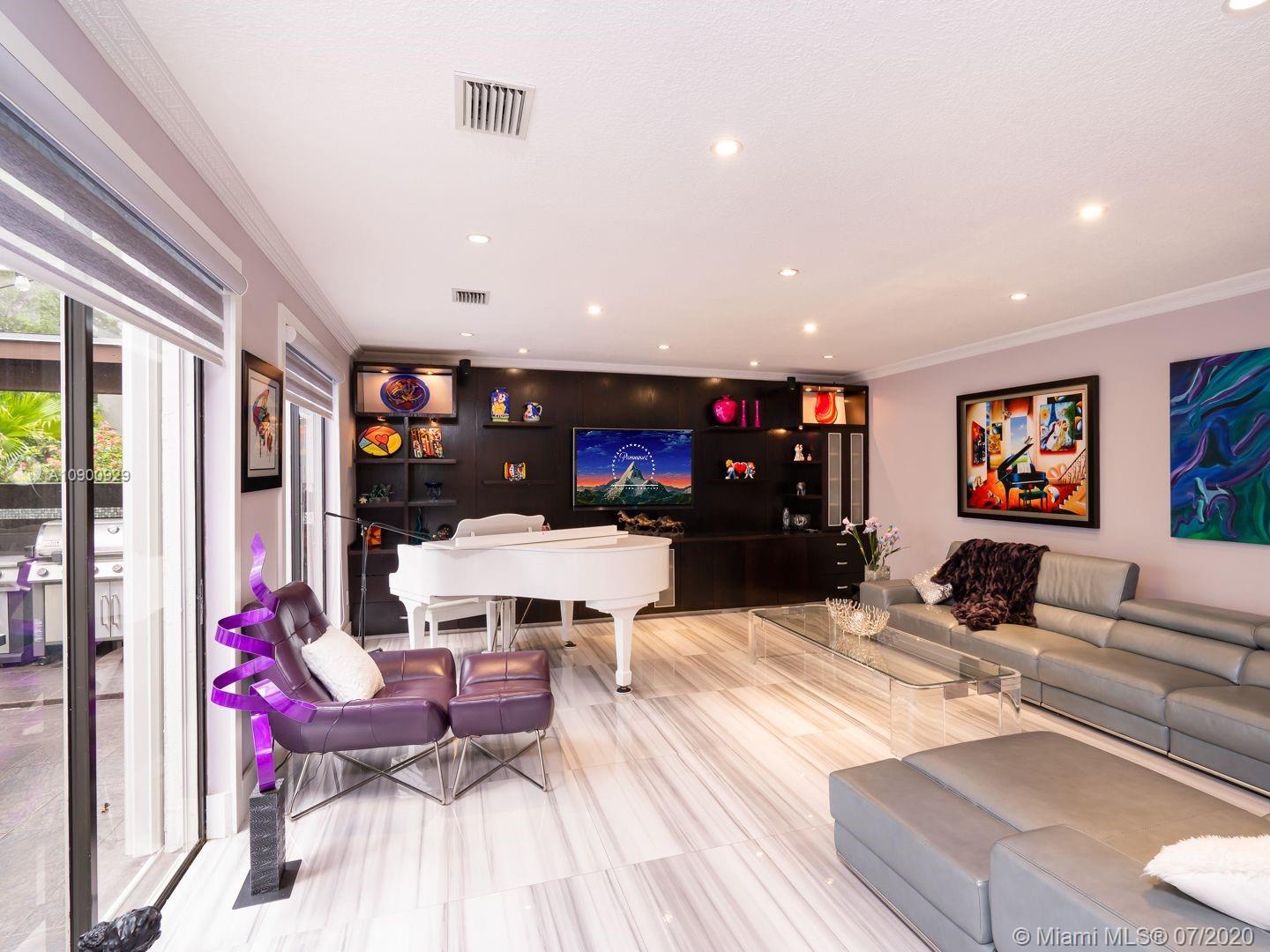 Miami, FL 33179,20235 W Oak Haven Cir