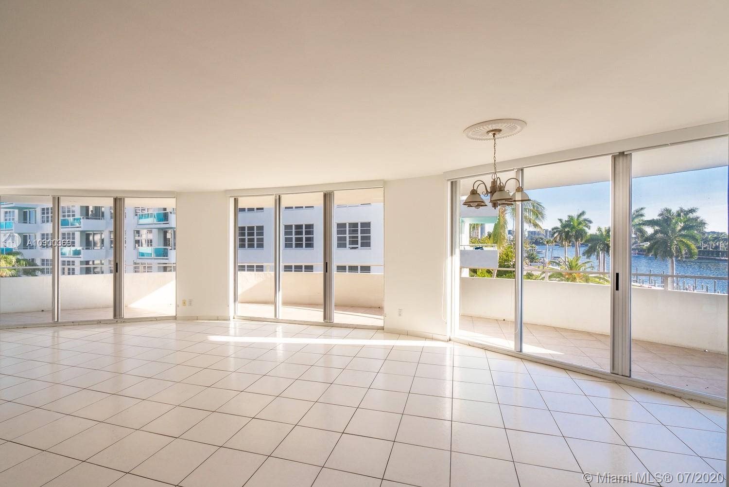 Photo 2 of Seacoast 5151 Condo Apt 524 in Miami Beach - MLS A10900369