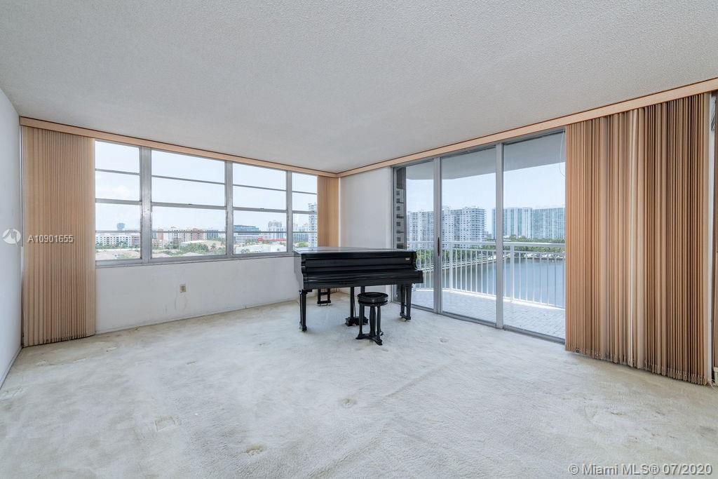 Aventura, FL 33160,18081 Biscayne Blvd #1104