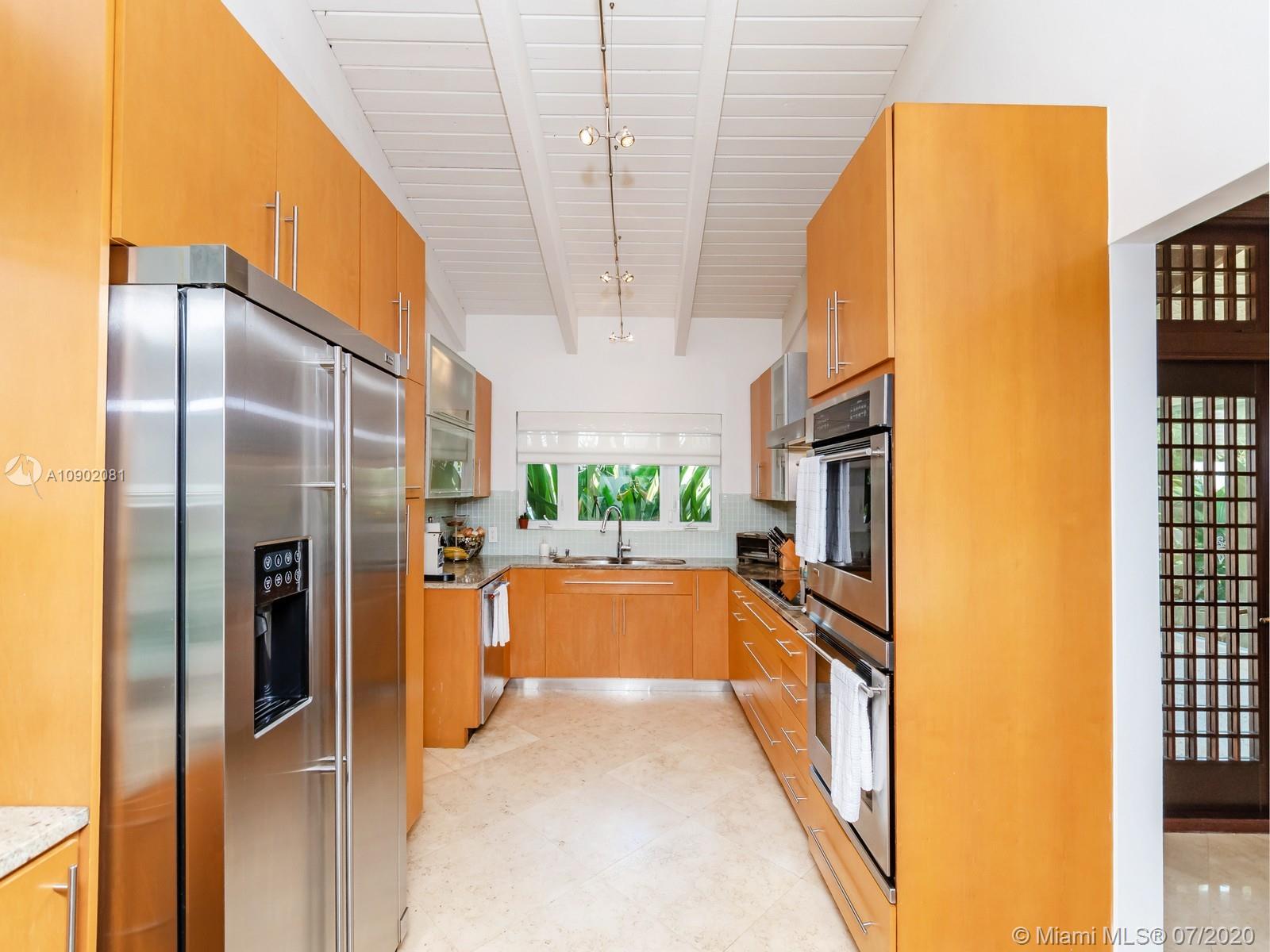 Key Biscayne, FL 33149,605 Warren Ln