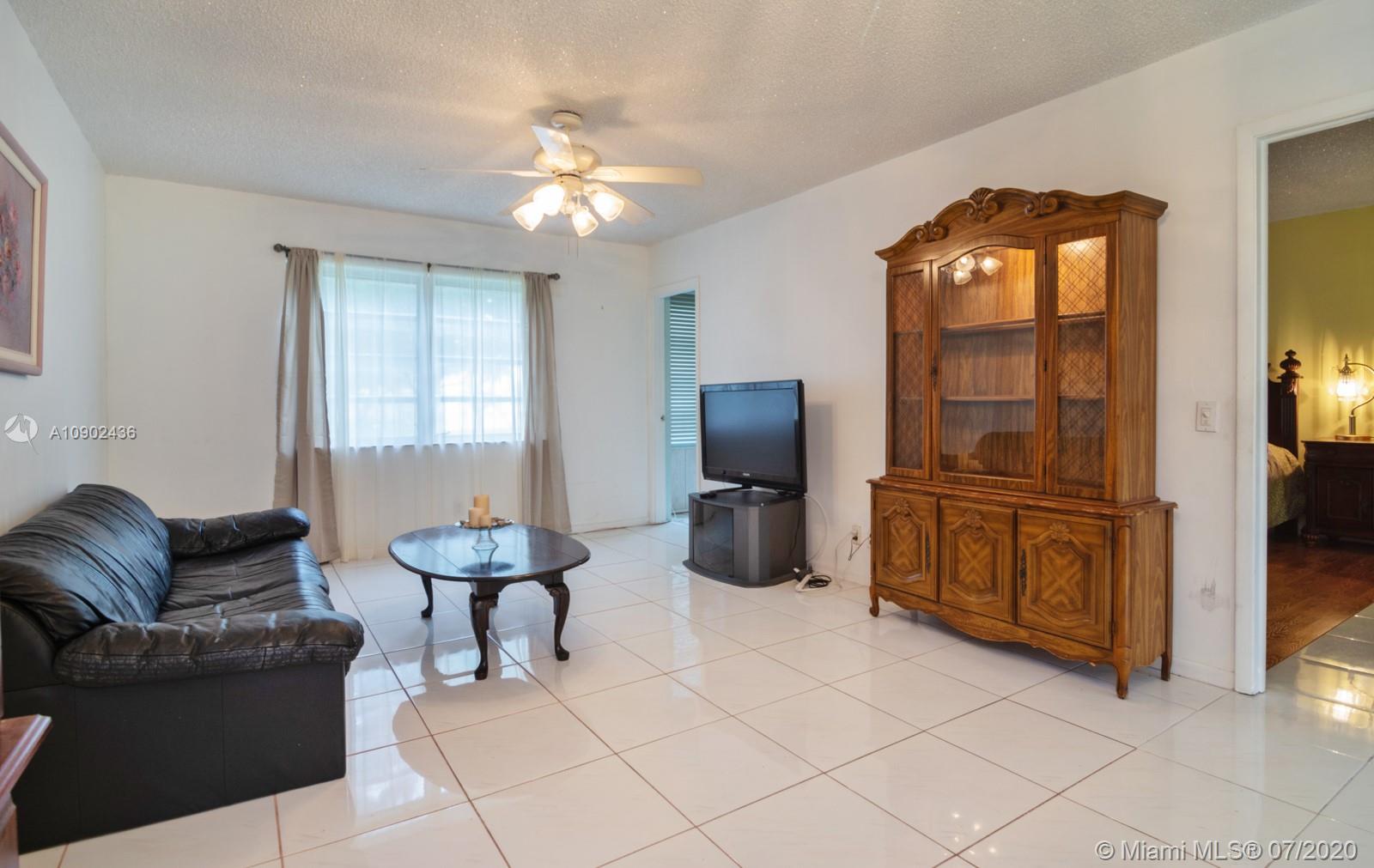 351 Cambridge Rd #204, Hollywood, FL 33024